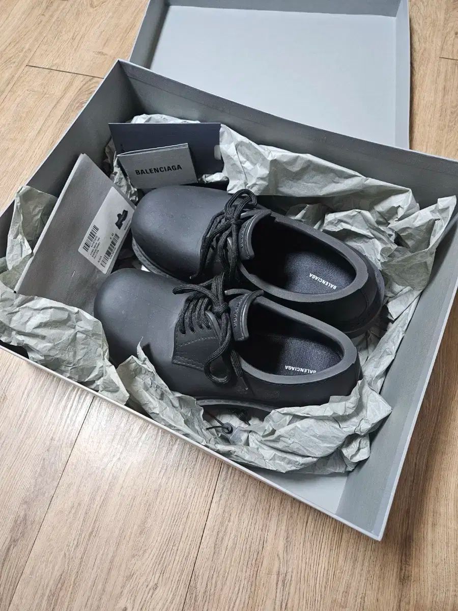 BALENCIAGA バレンシアガ