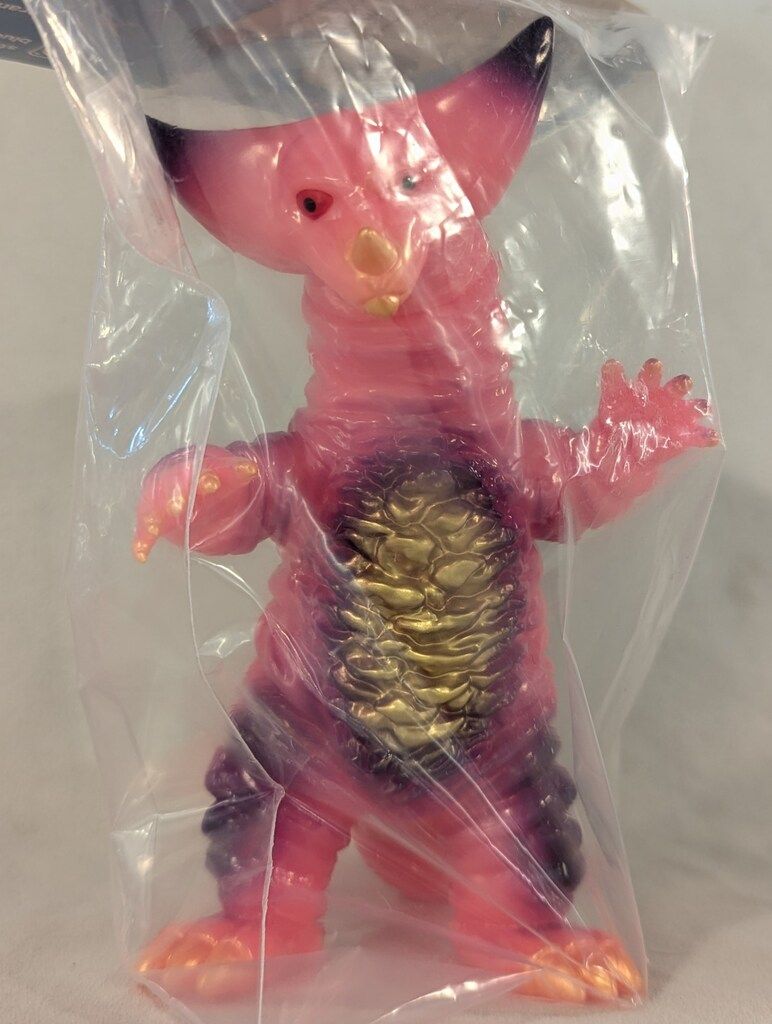 STRANGE GALLERY 僕の怪獣 怪奇画廊 ゴモラ 桃蓄光