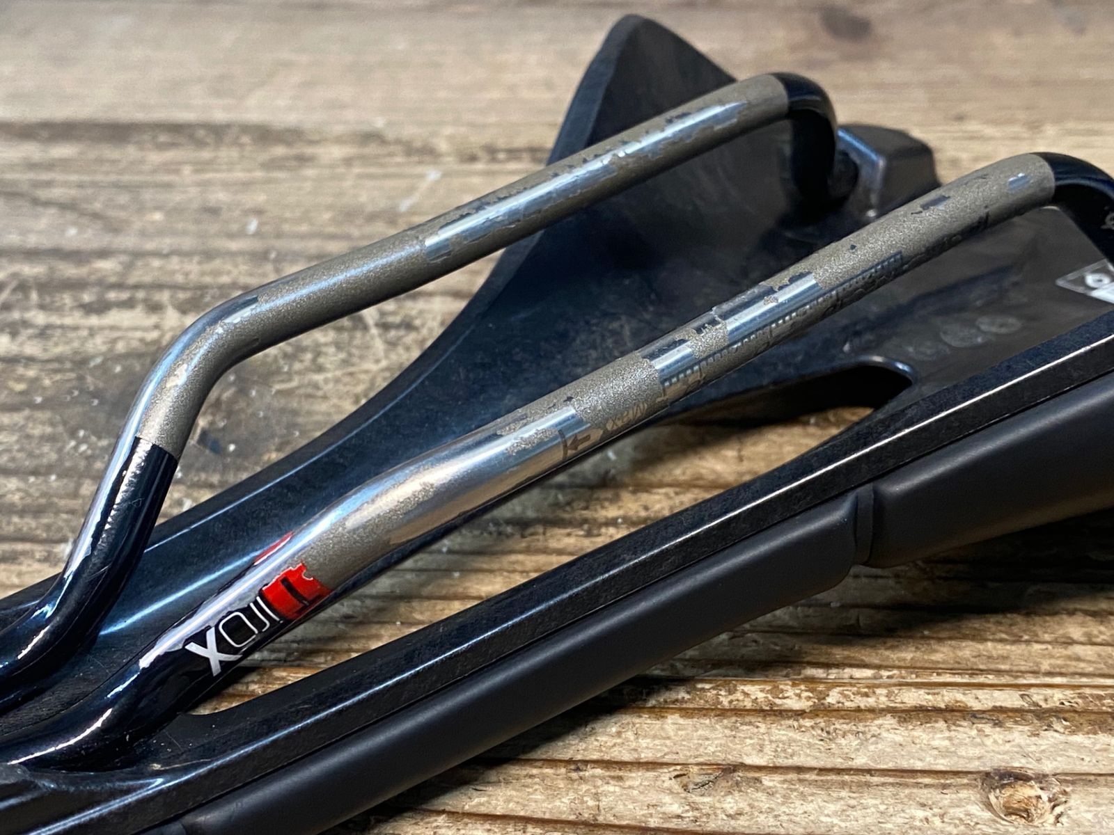 JA959 プロロゴ prologo スクラッチ SCRATCH M5 サドル TiroX 黒 138mm