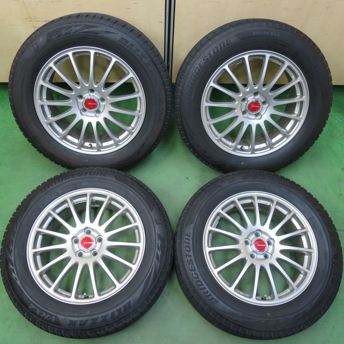 バリ溝 21年 キレイ 8.5分 フォレスター 等 225|60R17 スタッドレス ブリヂストン ブリザック VRX2 ECO FORME エコフォルム 17インチ PCD100|5H 5051510イス