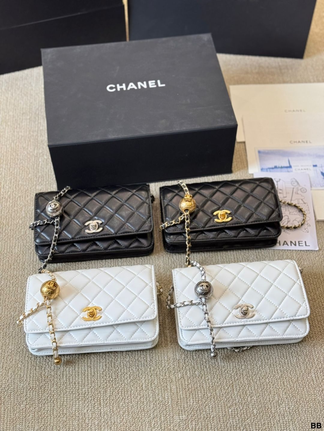 【最終値下げ】CHANEL　手袋 Chanel 22 handbag Chanel Black in Fur - 39207896