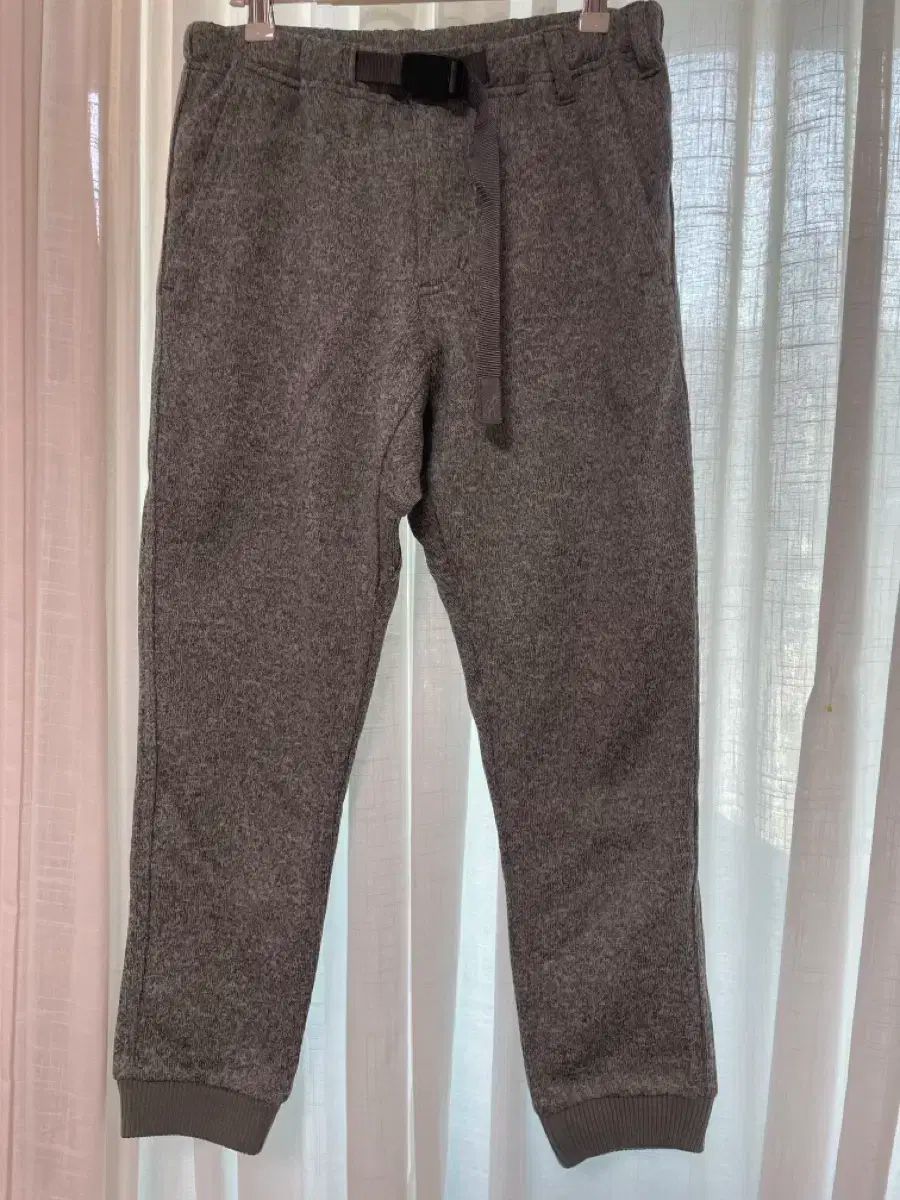 日本アウトドアブランド GRAMICCI グラミチ レディース パンツ 裏地 フリース - ゴルフ 登山パンツおすすめ