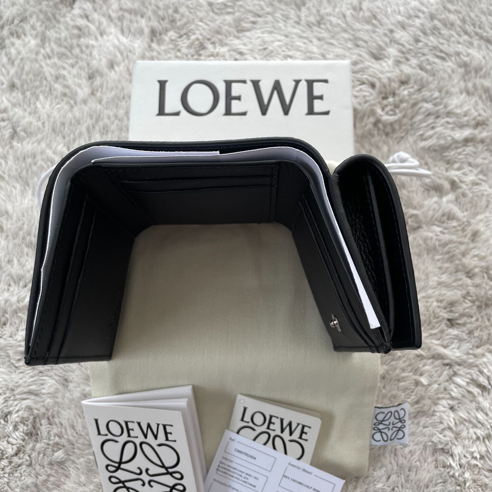 新品】ロエベ トライフォールド ウォレット - メルカリ