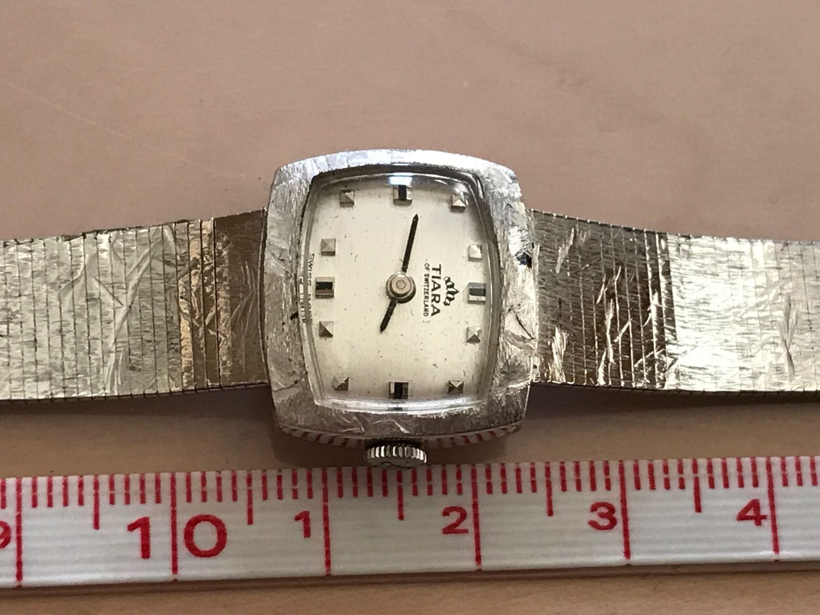 アンティーク 腕時計 Tiara スイス 17JEWELS ビンテージ レトロ感