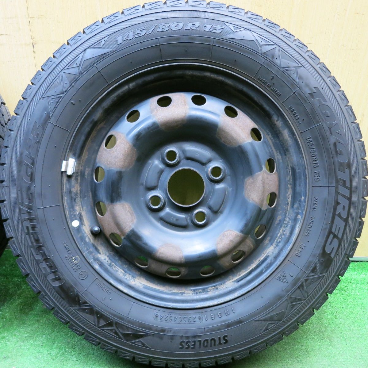 バリ溝 24年 9分 スタッドレス 145 80R13 トーヨー オブザーブ GIZ3 スチール ホイール 13インチ PCD100 4H 5092705HAス