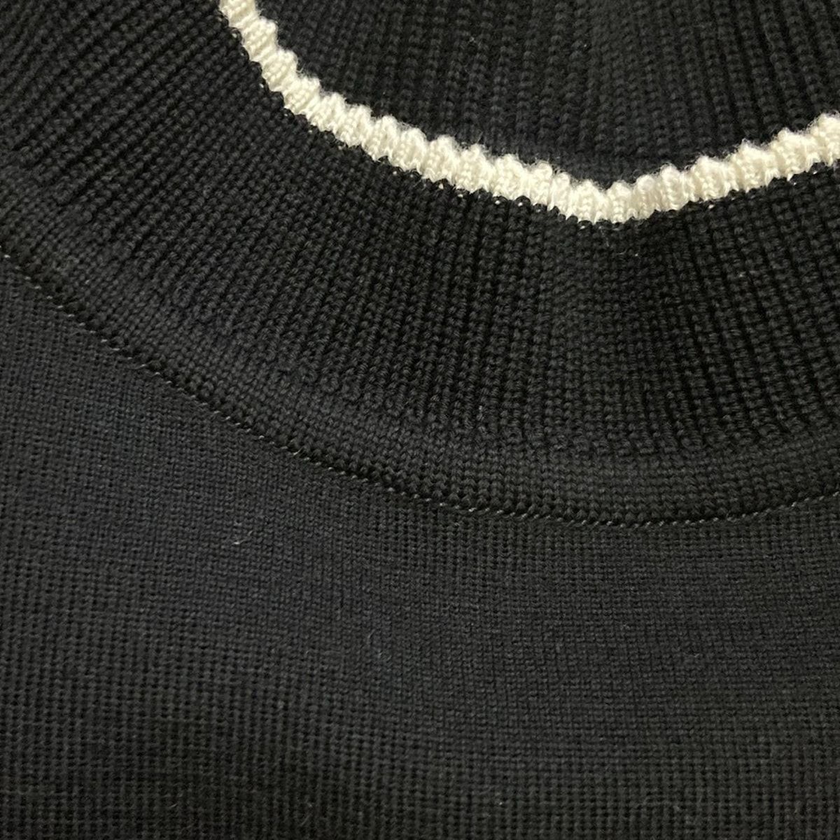 FOXEY フォクシー ブラック 白襟 半袖ニット カットソー FOXEY フォクシー ブラック 白襟 半袖ニット カットソー 2025年