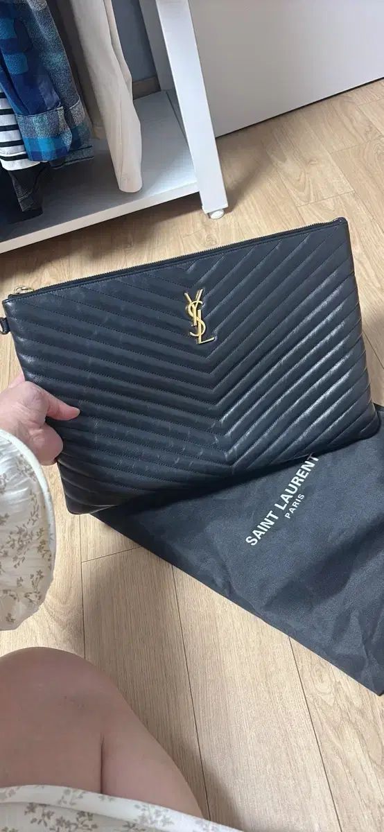 YVES SAINT LAURENT イヴ サンローラン マトラッセ クラッチバッグ ラージ ブラック Lサイズ >>正規品<<