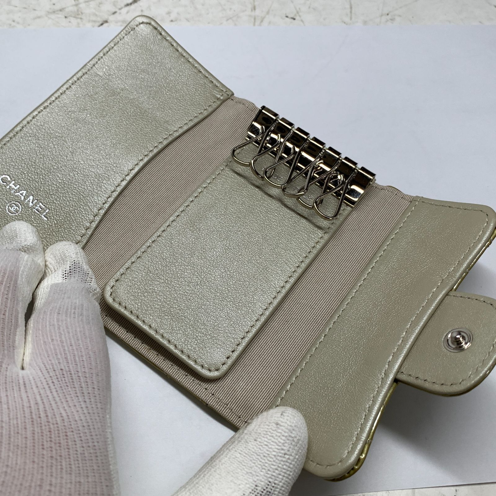 【CHANEL】キーケース6連 マトラッセ シャンパンゴールド パテントレザー f001 B 新品未使用 CHANEL シャネル キーケース6連 マトラッセ