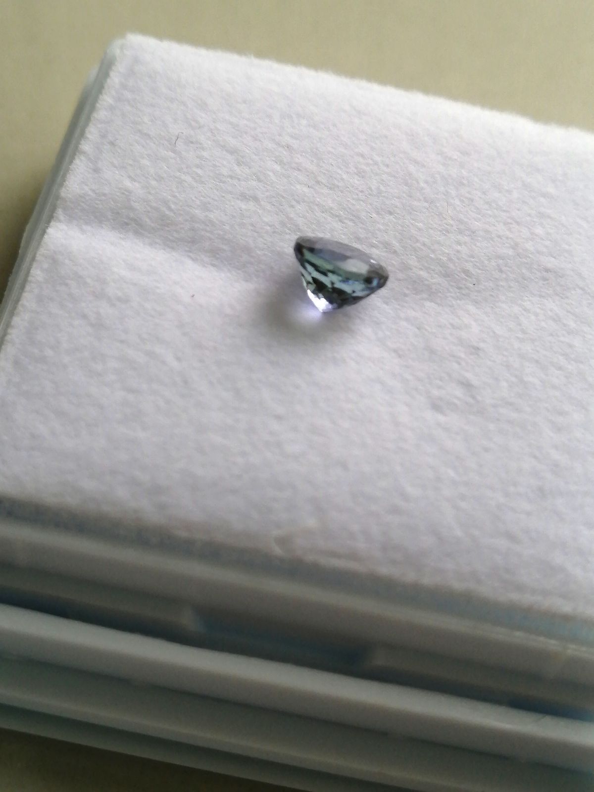 天然タンザナイト[ATnCk]ラウンドシェイプ ルース 0.85カラット