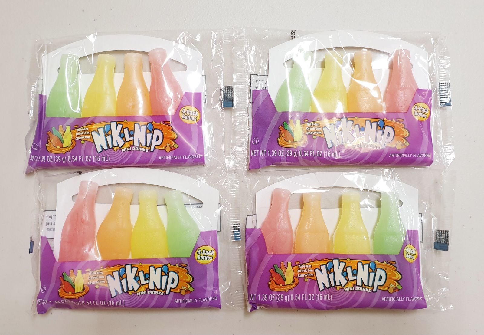 ニックル二ップ Nik-L-Nip 4個セット ワックス ボトル キャンディー