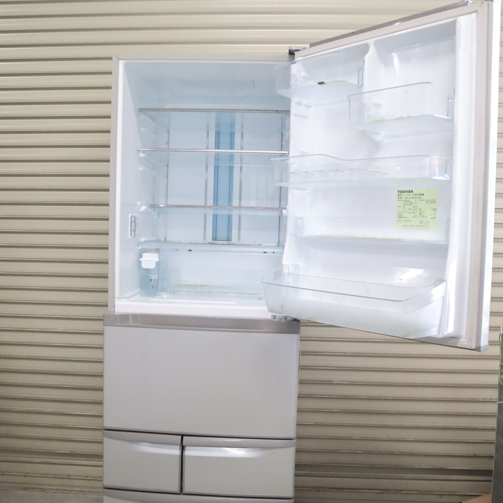 東芝 TOSHIBA GR-E43N (NU) 大型冷蔵庫 427L 東芝、容量427Lで100Lの野菜室を採用した冷凍冷蔵庫 - 価格.com