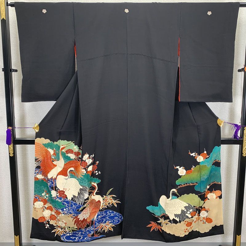 510aa19 アンティーク着物 黒留袖 鶴 松竹梅 昭和レトロ 華やか 牡丹 蘭 蝶 美麗 金彩 銀彩 レトロモダン 状態良好