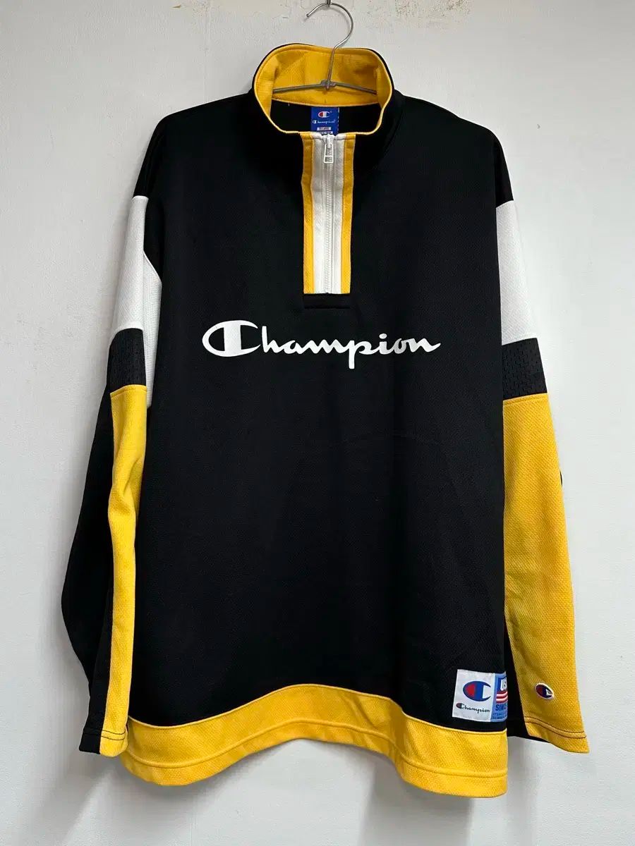 Champion(チャンピオン) ブロケットコア ハーフジップ ジャージ