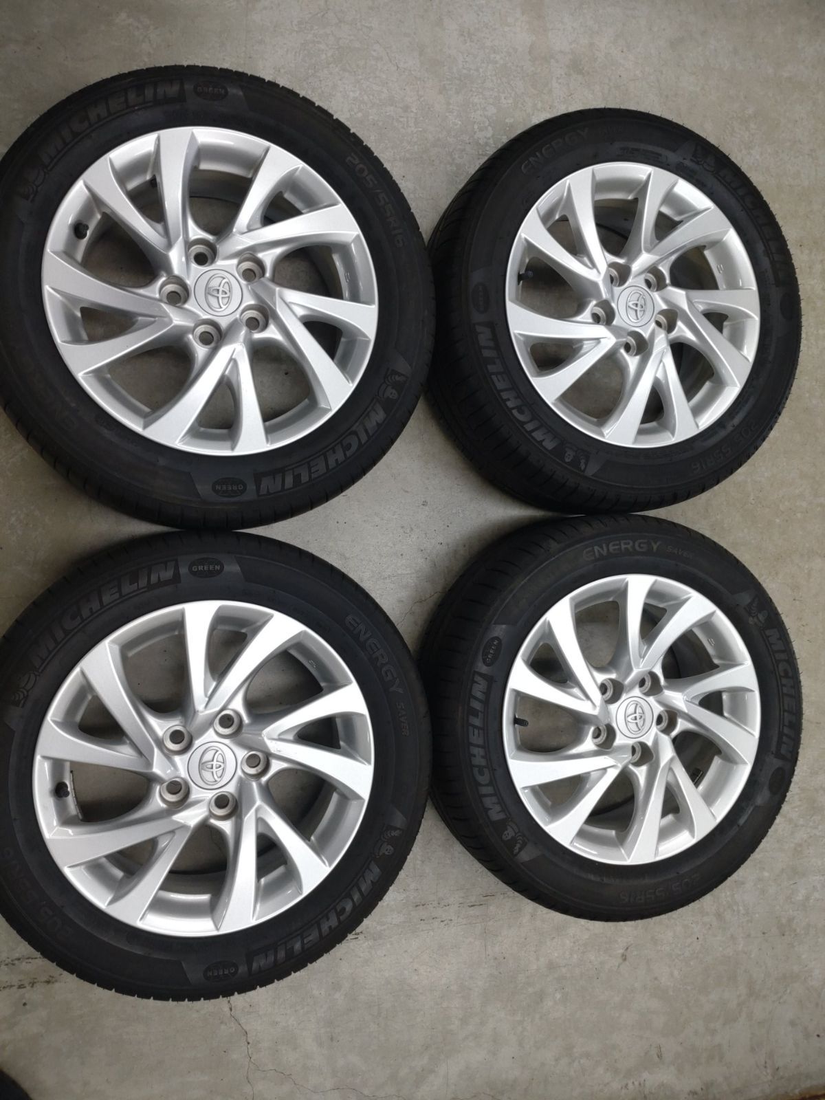 トヨタ オーリス 純正ホイール 2本セット。 TOYOTA トヨタ オーリス 純正 ホイール 16インチ 16x6.5J+45