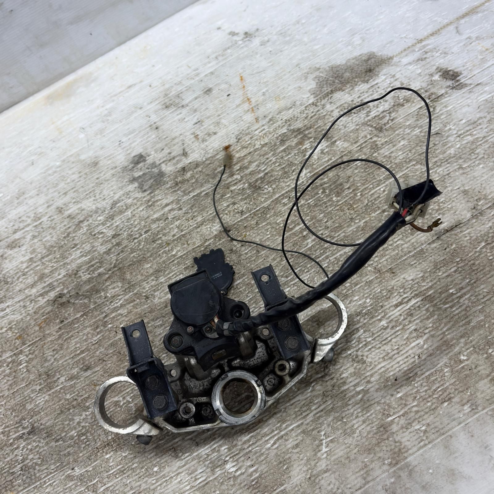 KAWASAKI バリオス2 ZR250B トップブリッジ スイッチ付 カワサキ