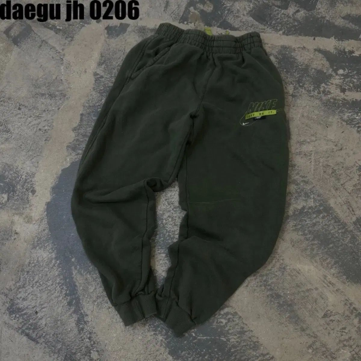 【雷市場（ポンジャン）商品韓国直送】 Nike(ナイキ） パンツ L