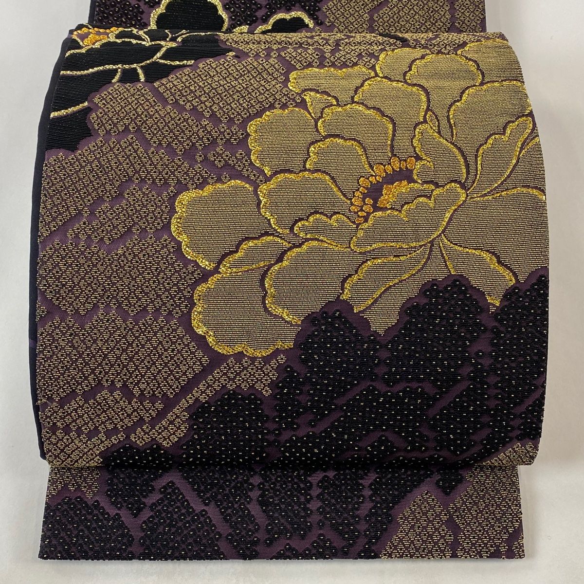 袋帯 美品 逸品 手先ニ通り 牡丹 輪奈織 濃紫 全通 正絹 【中古