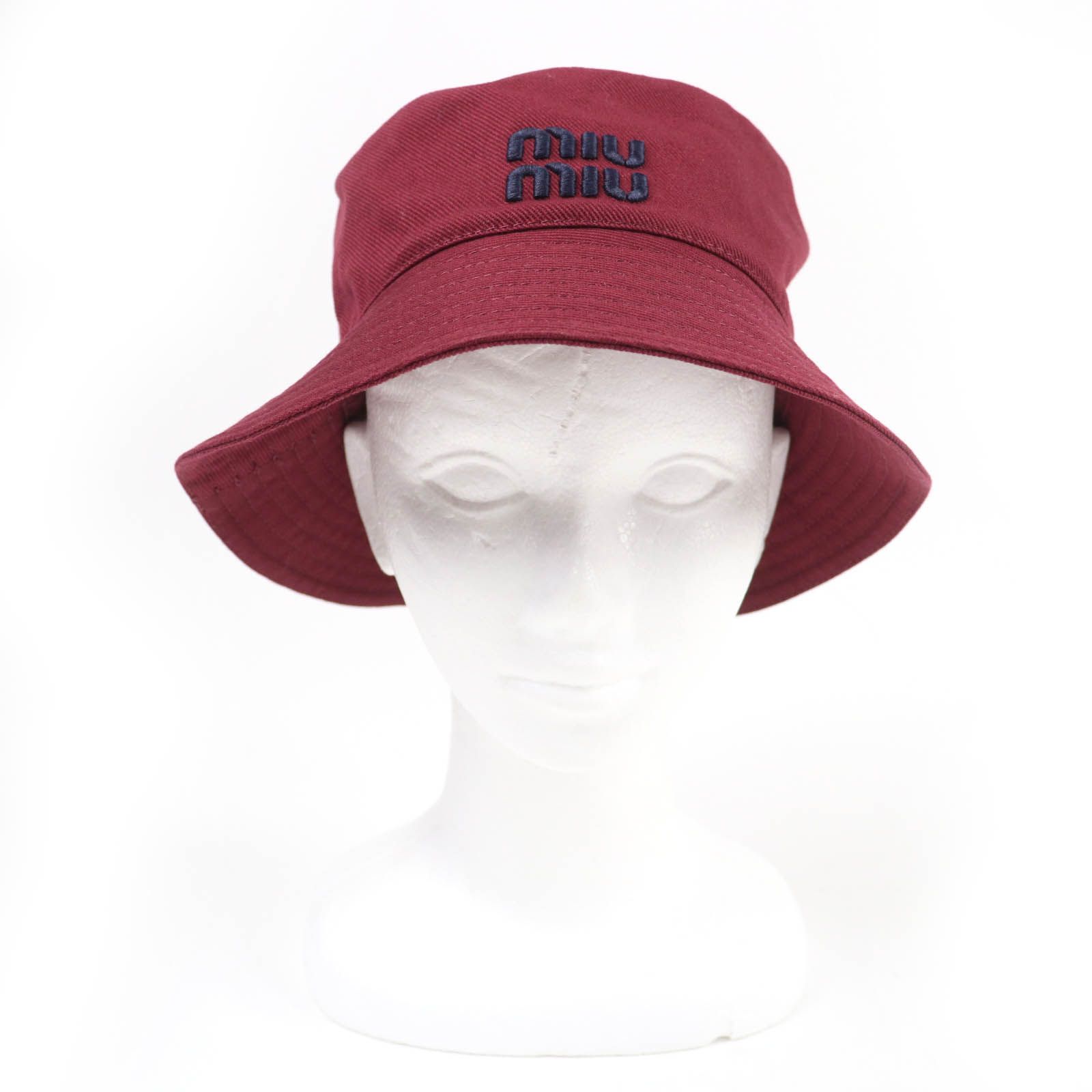 極美品☆MIUMIU ミュウミュウ 2024年製 5HC196 コットン100％ ロゴ刺繍入り バケットハット ボルドー M 保存袋付 伊製 正規品 レディース 極美品☆MIUMIU ミュウミュウ 2024年製 5HC196 コットン100％ ロゴ刺繍