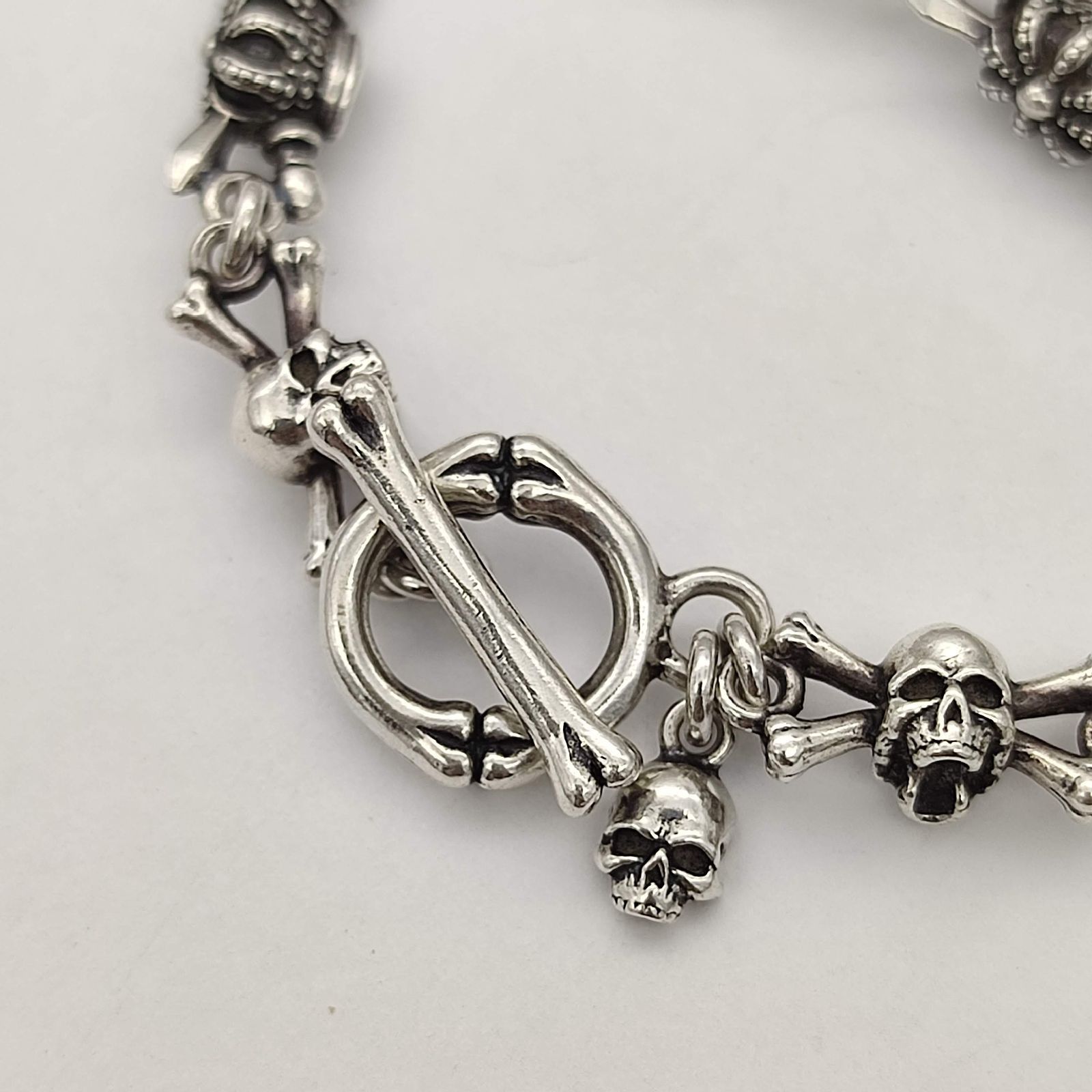 美品!ジャスティンデイビス SBJ522 DOUBLE CROSS ブレスレット 美品!ジャスティンデイビス SBJ522 DOUBLE CROSS ブレスレット
