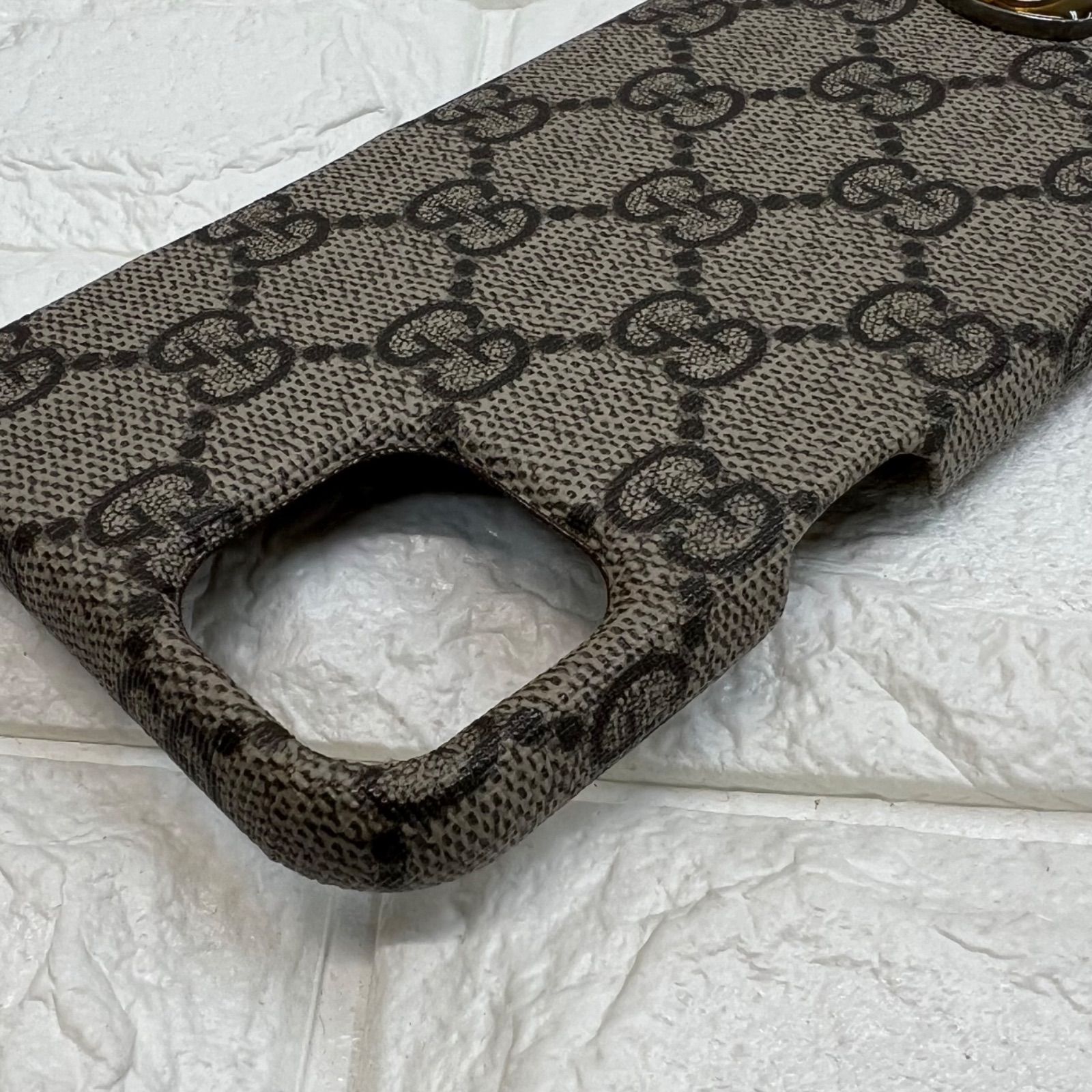 GUCCI - GUCCI(グッチ) 携帯電話ケース美品  701330 GUCCI □美品□ グッチ 701330 GGスプリーム GGマーモント PVC