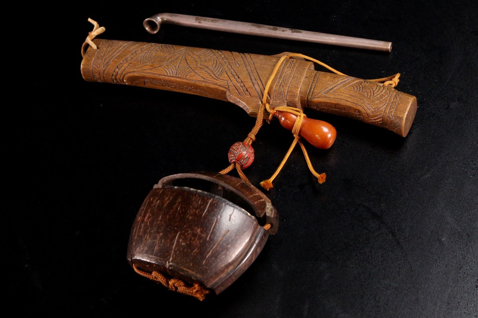 アイヌ彫刻 木彫 煙草入 純銀製キセル 31g 煙管 タバコ 古民芸 莨道具