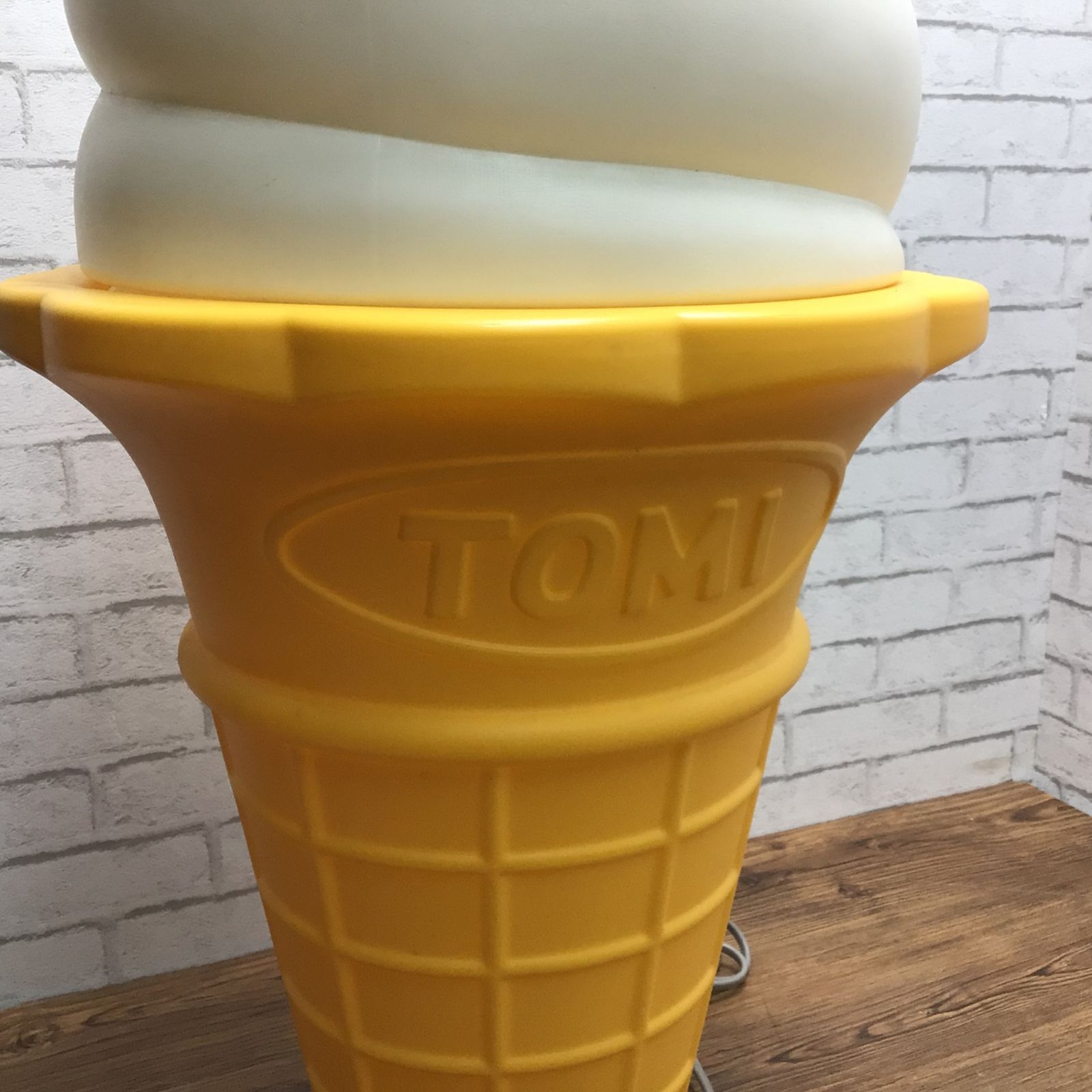 3791 【動作確認済】スジャータ ソフトクリームスタンド 点灯 TOMI