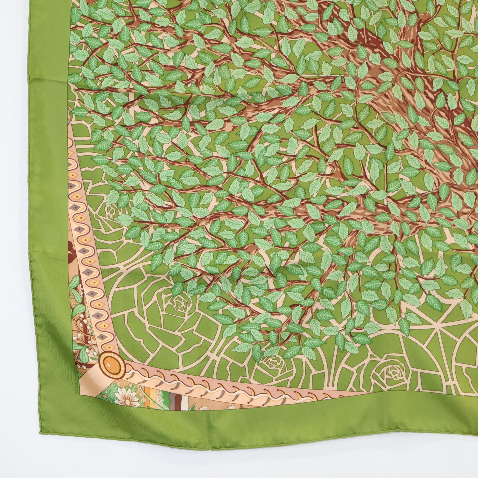 HERMES エルメス 【美品】AXIS MUNDI 世界の中心軸 シルク カレ