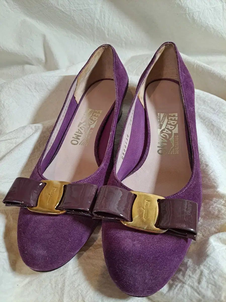 サルヴァトーレ FERRAGAMO フェラガモ ヴァラ リボン フラットシューズ