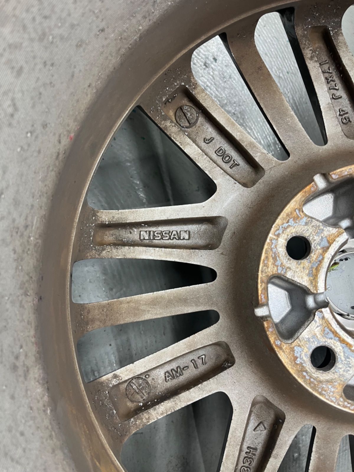 日産エクストレイルスタッドレスタイヤ純正ホイル付き225