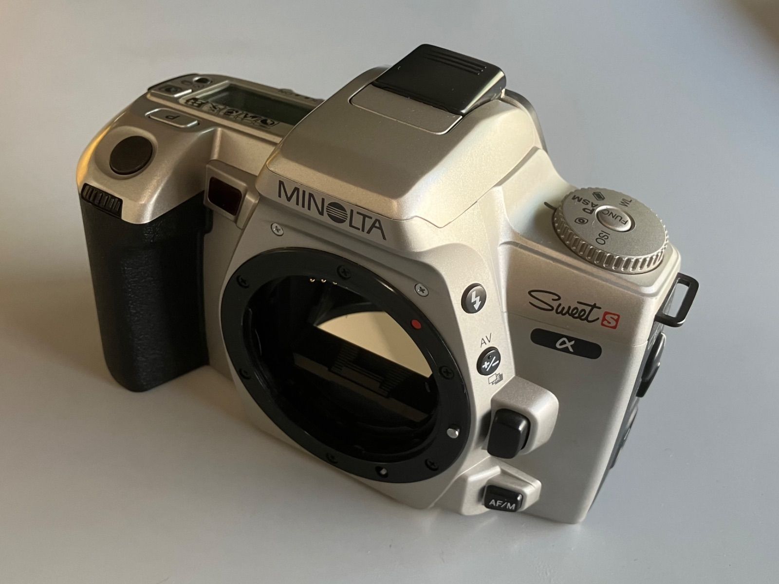 MINOLTA SweetS α 一眼レフカメラ + フラッシュ　+ フィルム 100円で買ったカメラ MINOLTA α-Sweet解説と作例（Maxxum 5