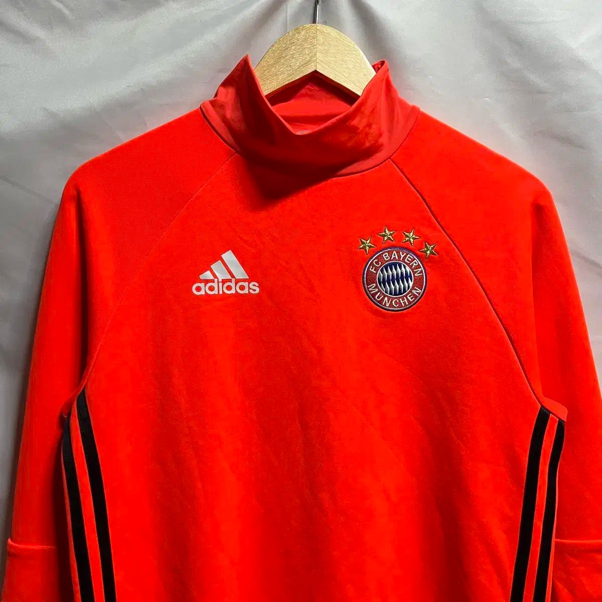 入手困難】アディダスxFCバイエルンミュンヘン ドリルトップ古着