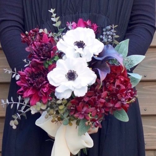 ✿アネモネとボルドーカラーのブーケ （造花）新品未使用品 - メルカリ 
