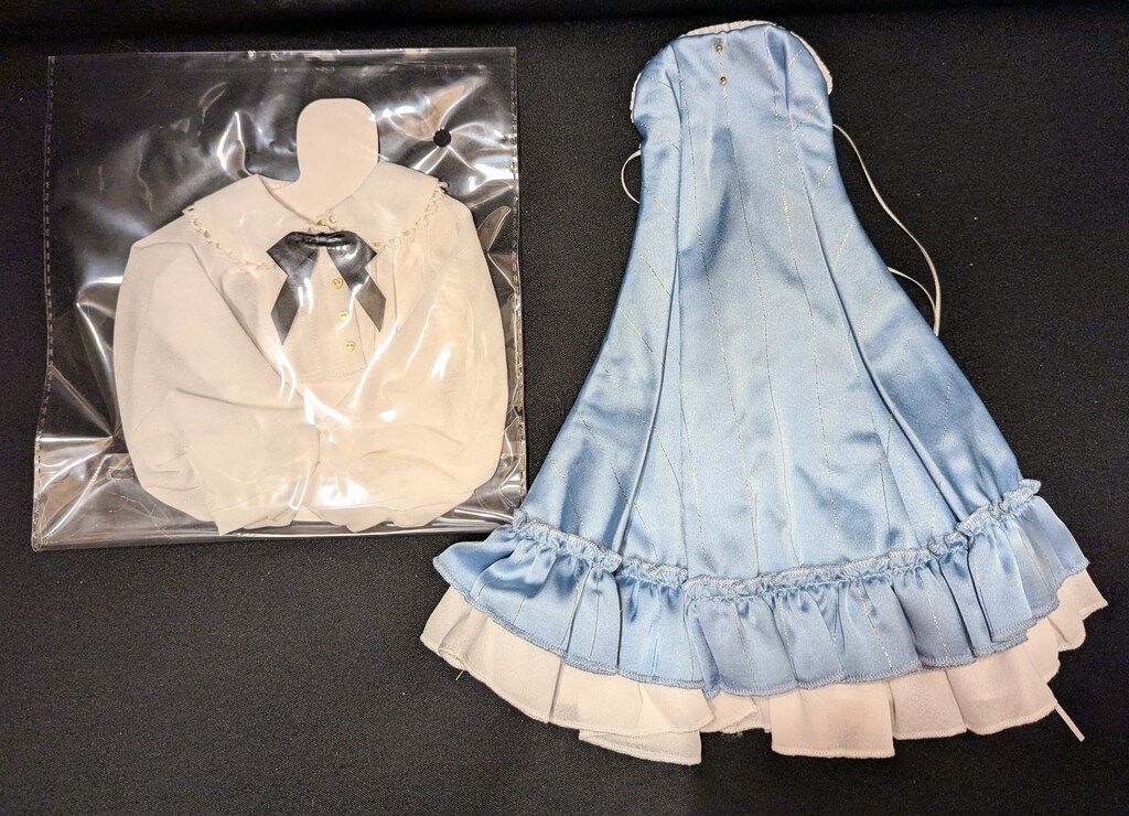 白鳥花園の招待状 ブルー