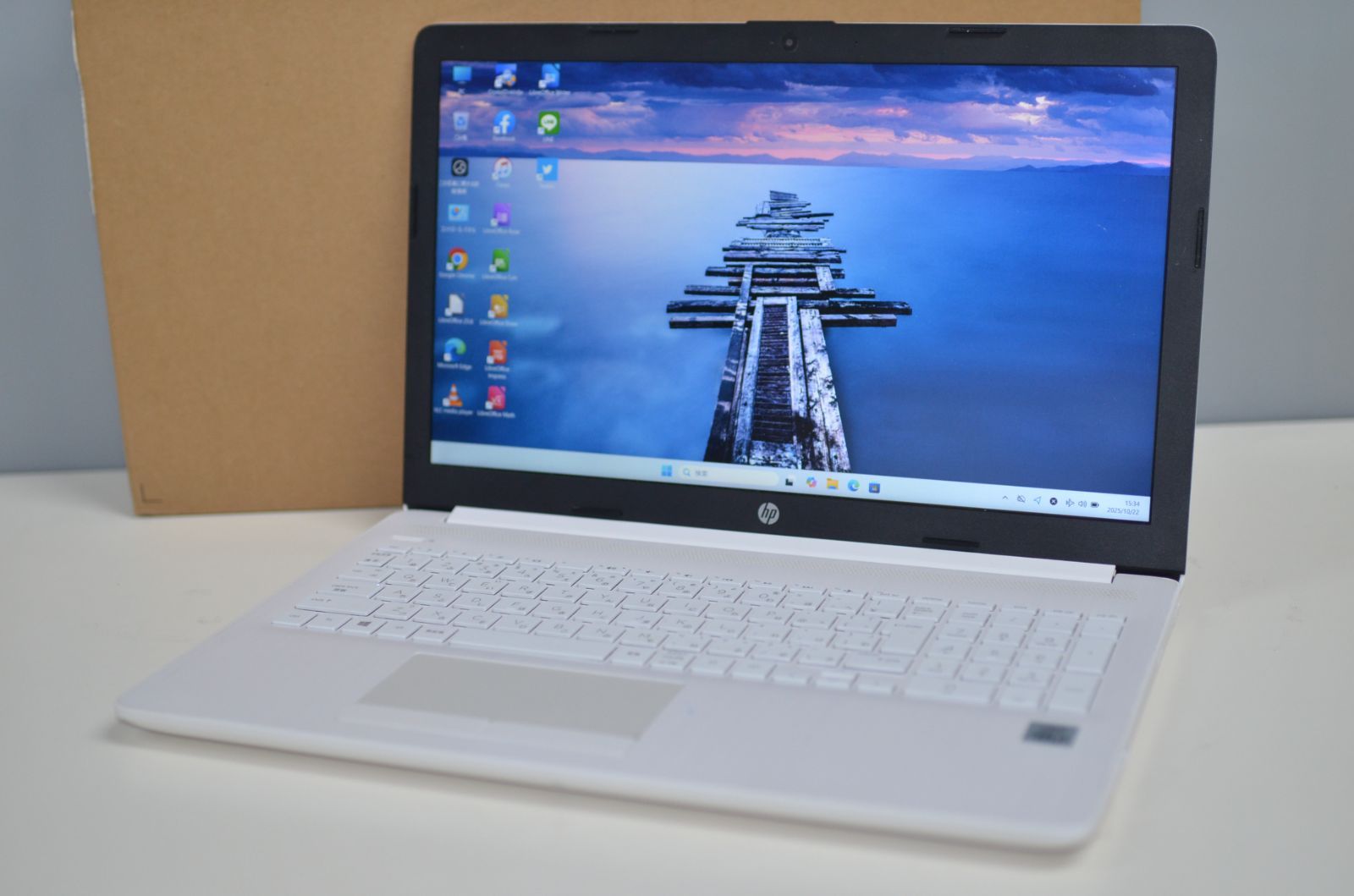 中古良品ノートパソコン HP Laptop 15-da2021TU Windows11+office core 