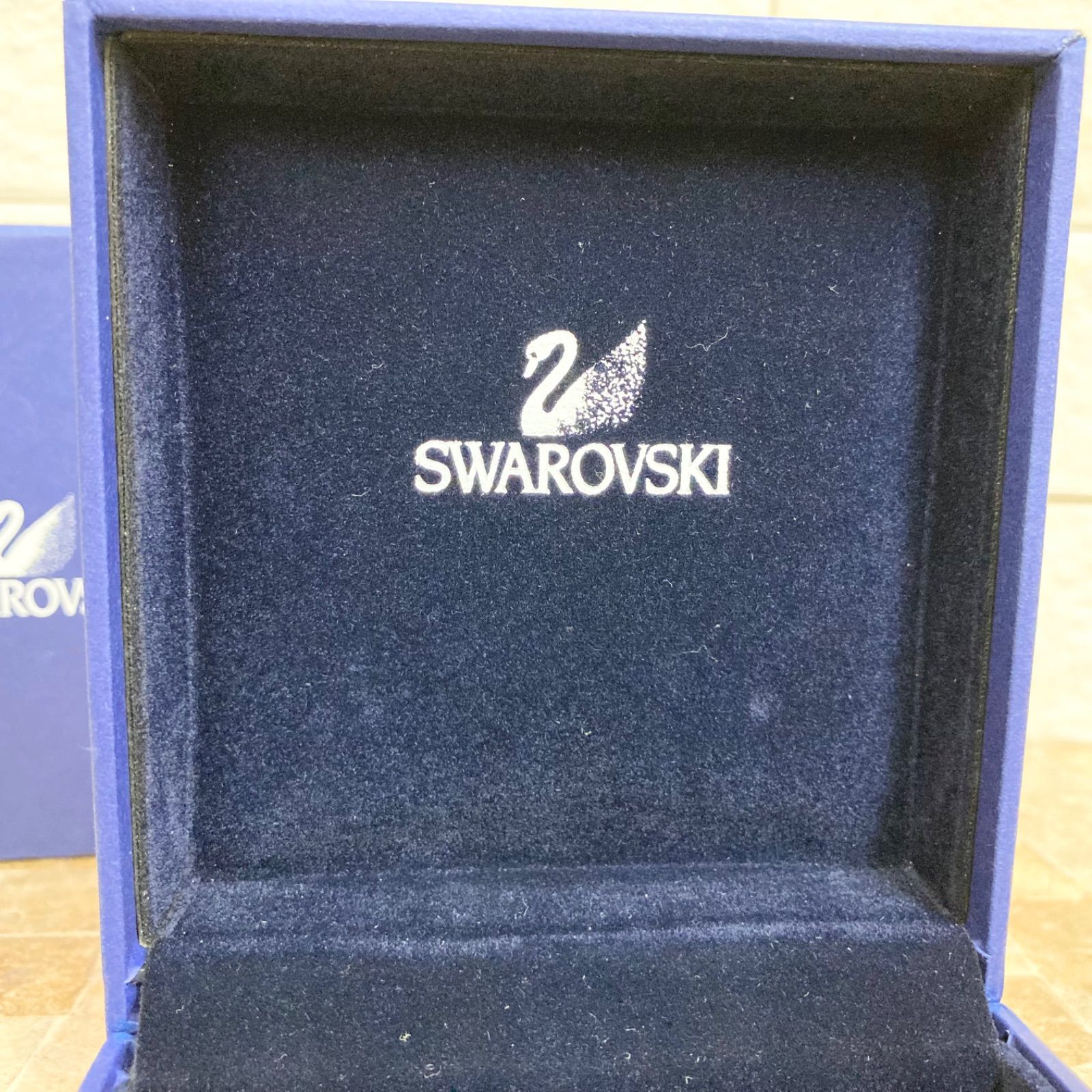 超美品！】スワロフスキー ロングピアス クリスタル シャム スワロ