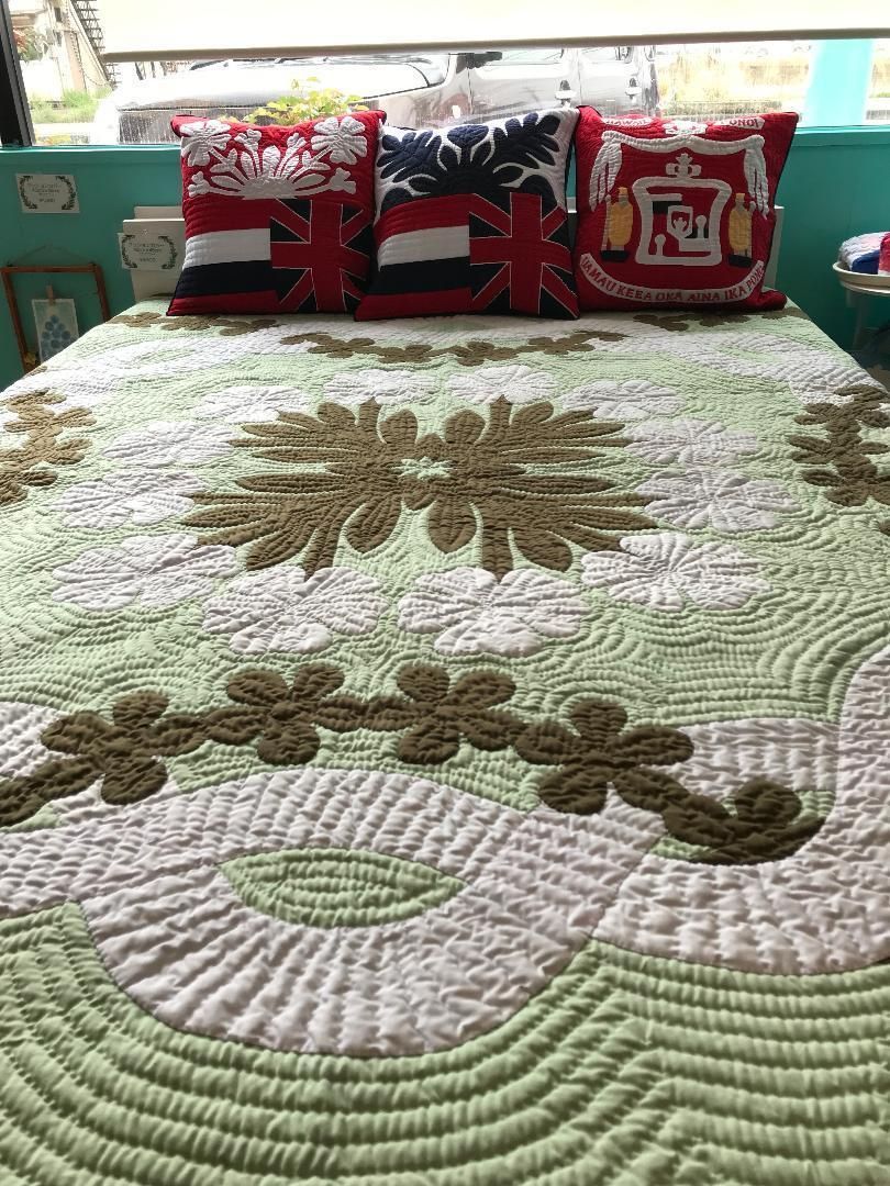 ＜正規品＞高級ベッドカバー♡ダブル♡イリマレイ♡セルドングリーン♡ハワイアン 正規品＞高級ベッドカバー♡ダブル♡イリマレイ♡セルドングリーン