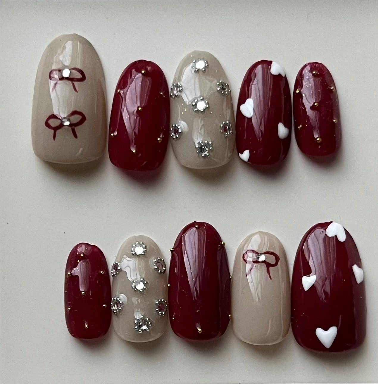【オーダー】ネイルチップ　ボルドー　ぷっくりハートリボン　韓国ワンホン　キラキラ オーダー】ネイルチップ ボルドー ぷっくりハートリボン 韓国ワンホン