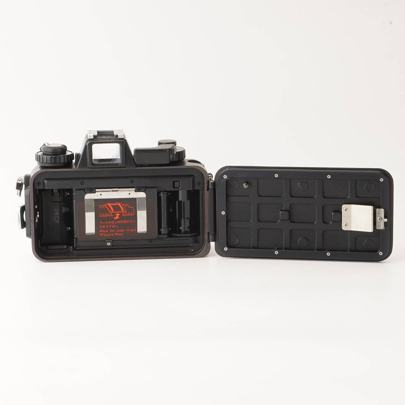 ニコン Nikon ニコノス Nikonos-V | Nikkor 35mm f|2.5 水中カメラ WWW_OLIVIERBERNSTEIN_COM