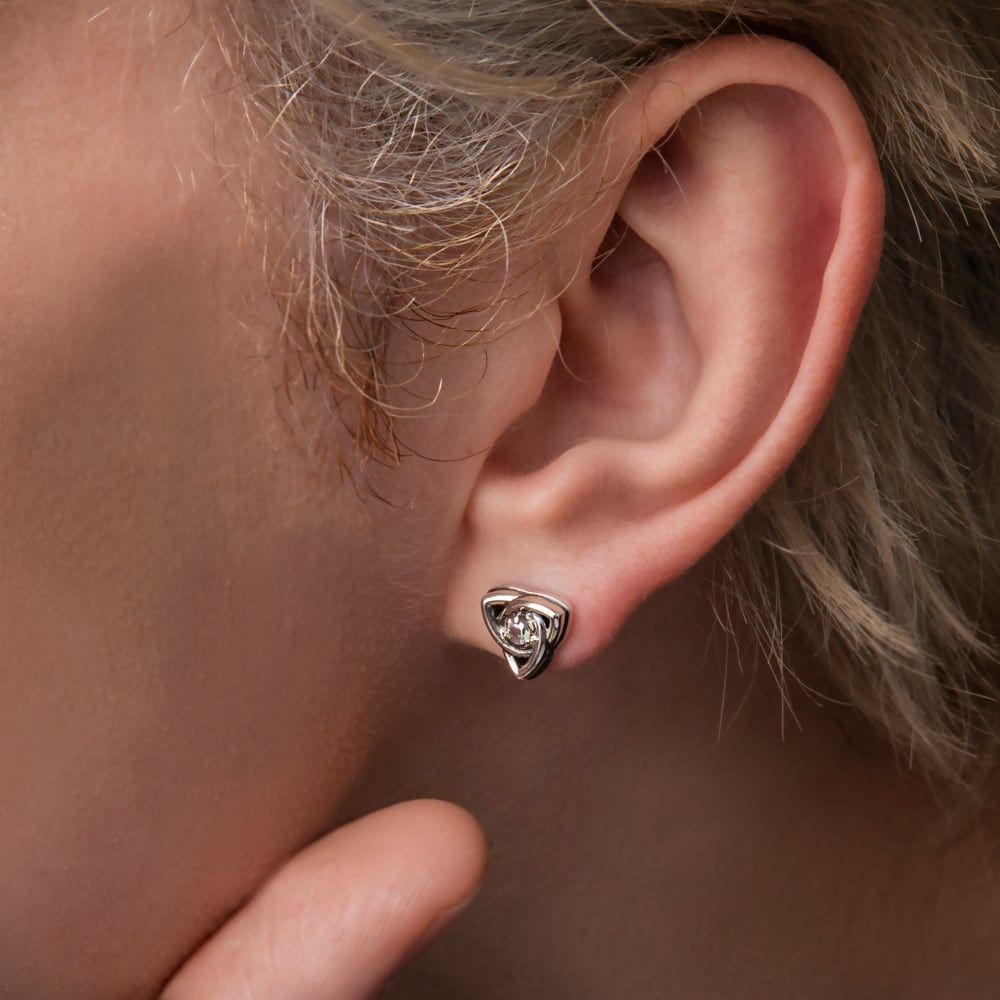 ケルティックトライアングルピアス