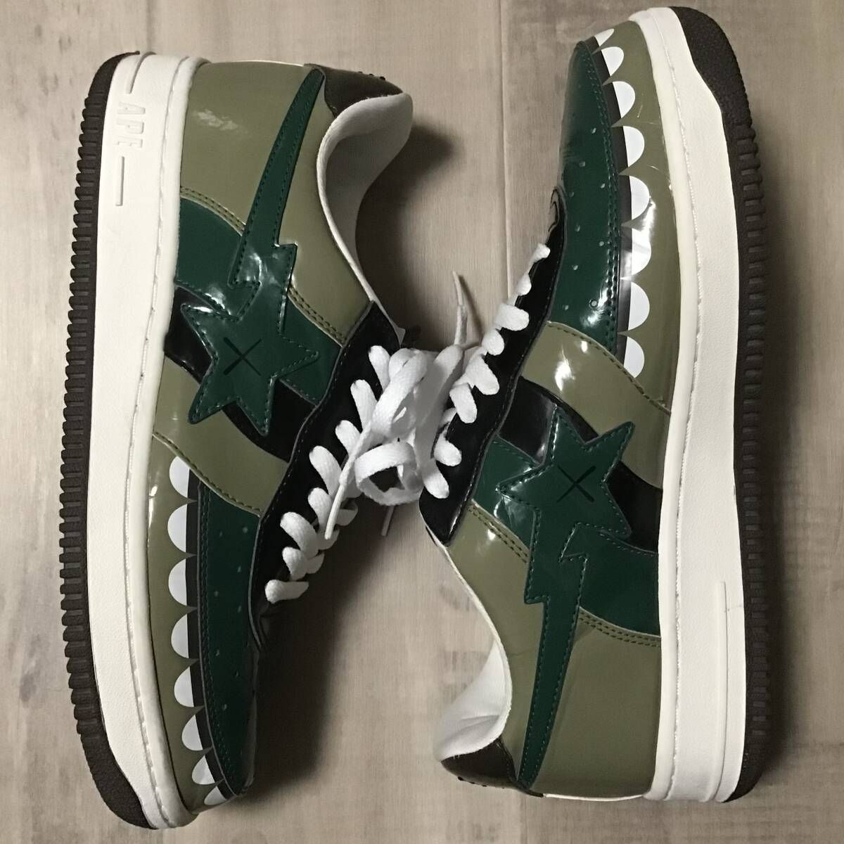 KAWS CHOMPERS BAPE STA エナメル スニーカー 27.5cm Green Olive a 