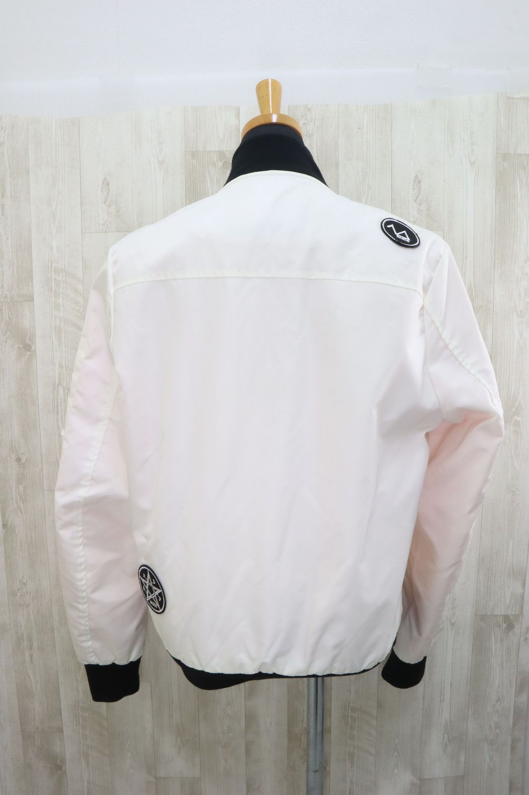 美品 THE NEW DESIGNERS ニューデザイナーズ MA-1 ホワイト Sサイズ