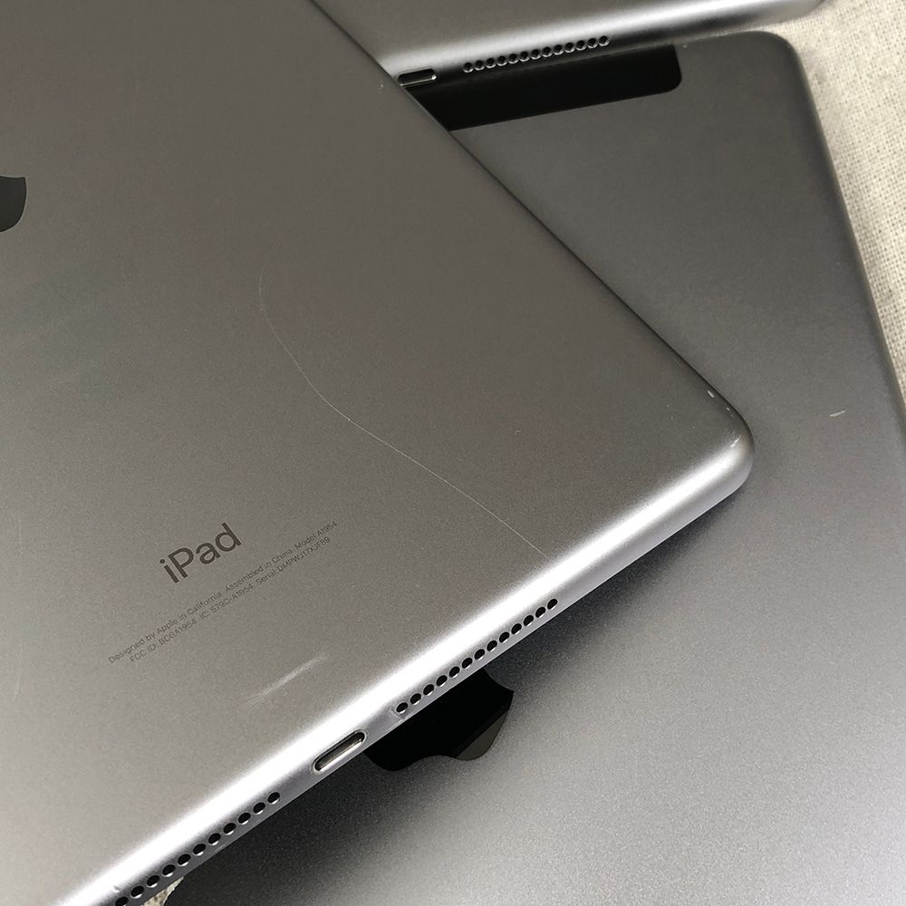 ジャンク】Apple iPad 第6世代 A1954 本体 シルバー 起動不可 Apple