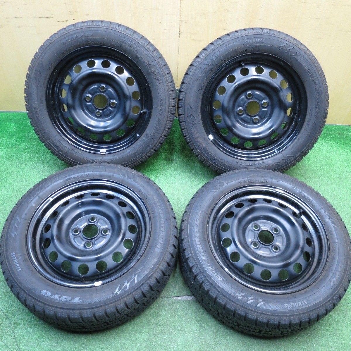 バリ溝！9.5分☆スタッドレス 185/60R15 トーヨー オブザーブ ガリット 