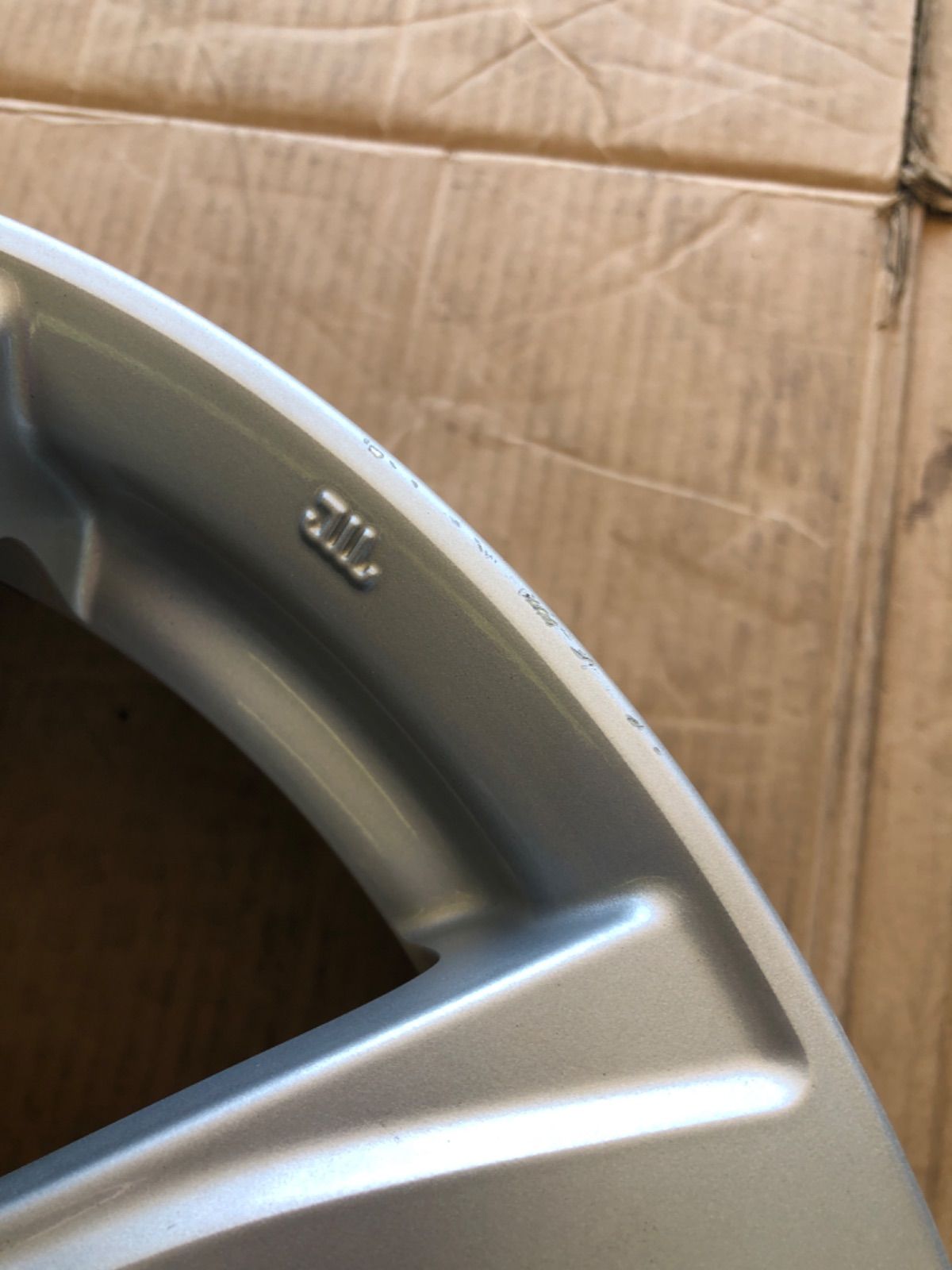 激安特価で販売中！ ENKEI スズキ スイフトRS 後期 ZC72 純正アルミホイール 16インチ 6J ENKEI ワゴンR スティングレー流用などに 【最短翌日配送】