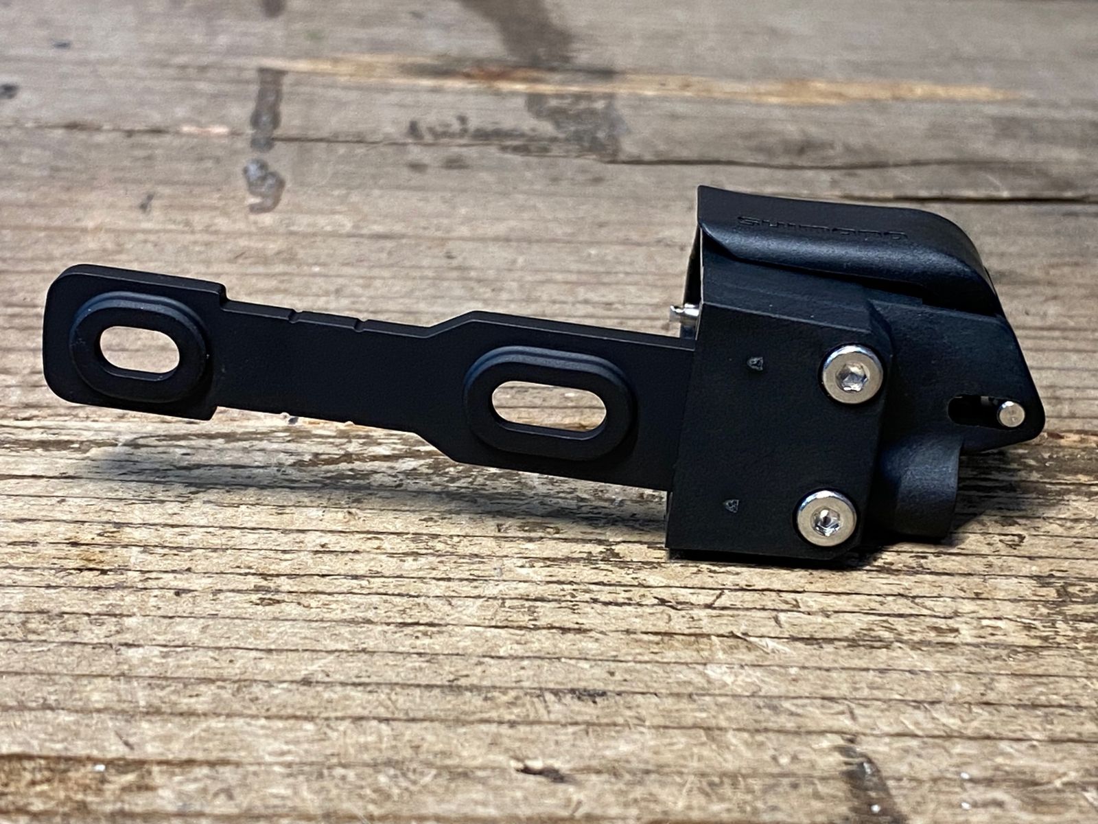 Di2バッテリーマウント SM-BMR2-I 開封未使用品 SHIMANO Di2 SM-BMR2-L バッテリーマウント外装用ロング ▽SHIMANO