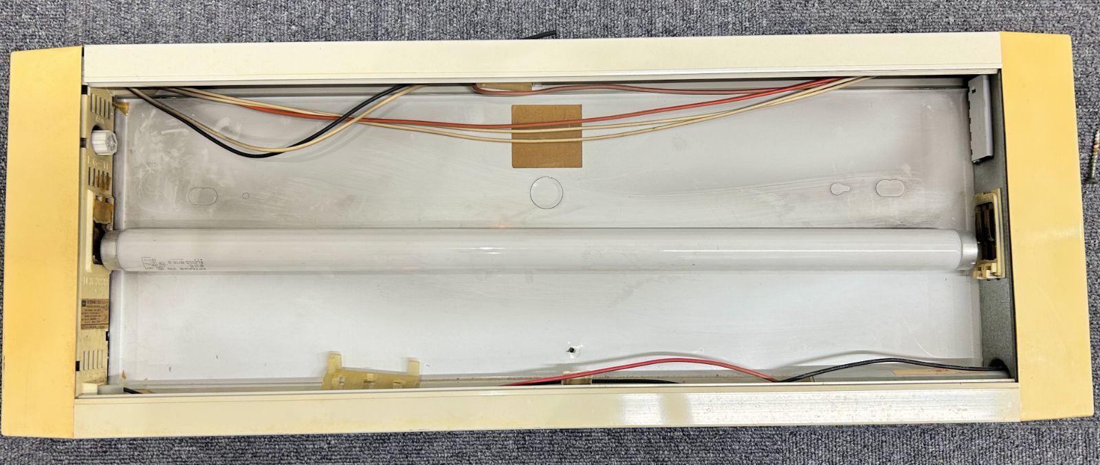 避難口誘導灯 東芝製 【ジャンク品】☆値下げしました☆ - メルカリ