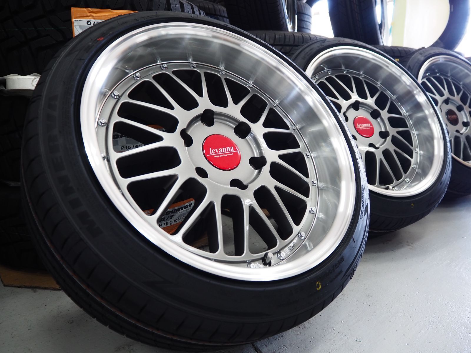新品☆ツライチ設定☆深リム メッシュ 225/45R18 ハイエース 200系 カスタムサイズ 深リム メッシュ levanna V10LTH 18inch 9.0J 6