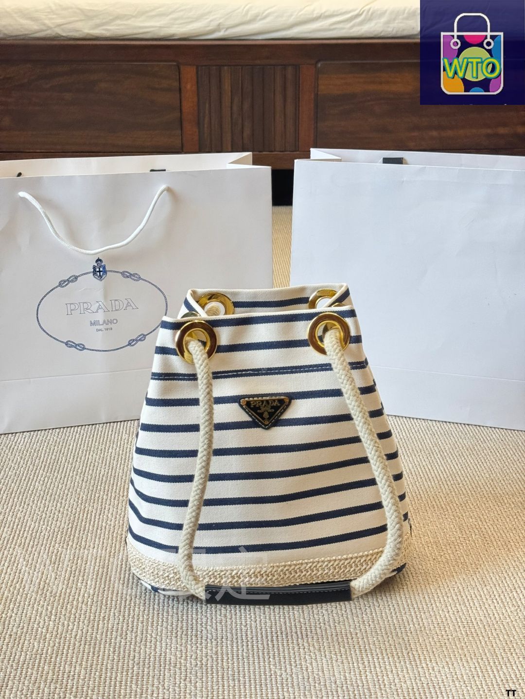 今日特価】Prada プラダ キャンバスストライプバケットバッグ