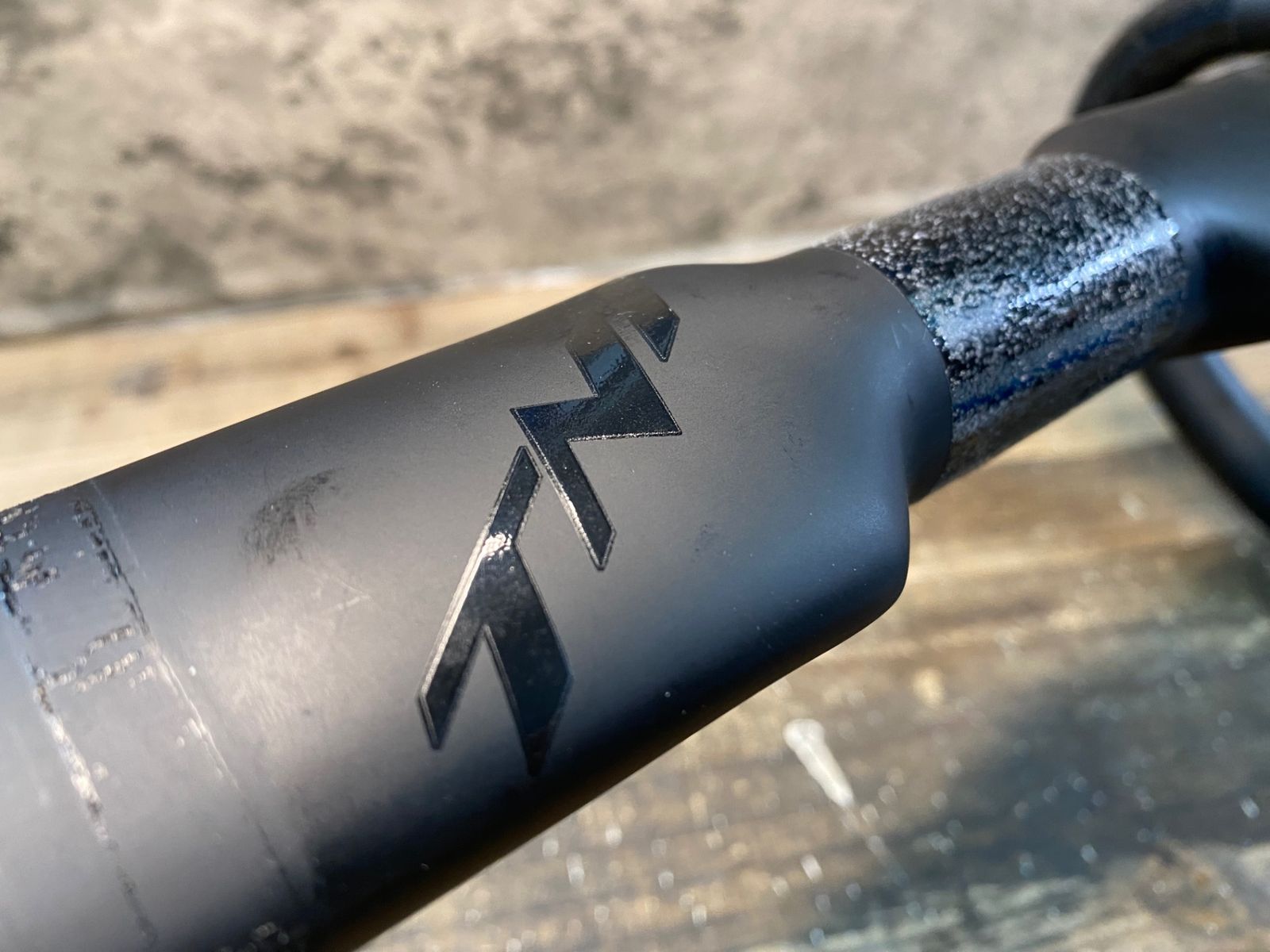 TNI カーボンハンドル STIFF 即決】TNI STIFF カーボン エアロハンドル