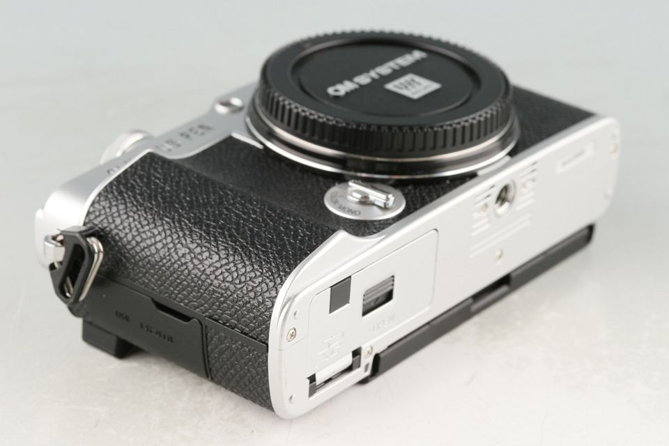 PEN E-P7